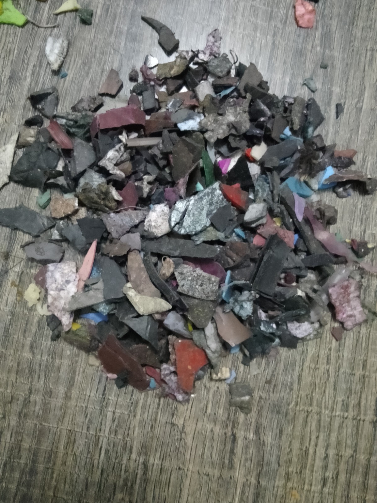14. Crushed PP Black flakes