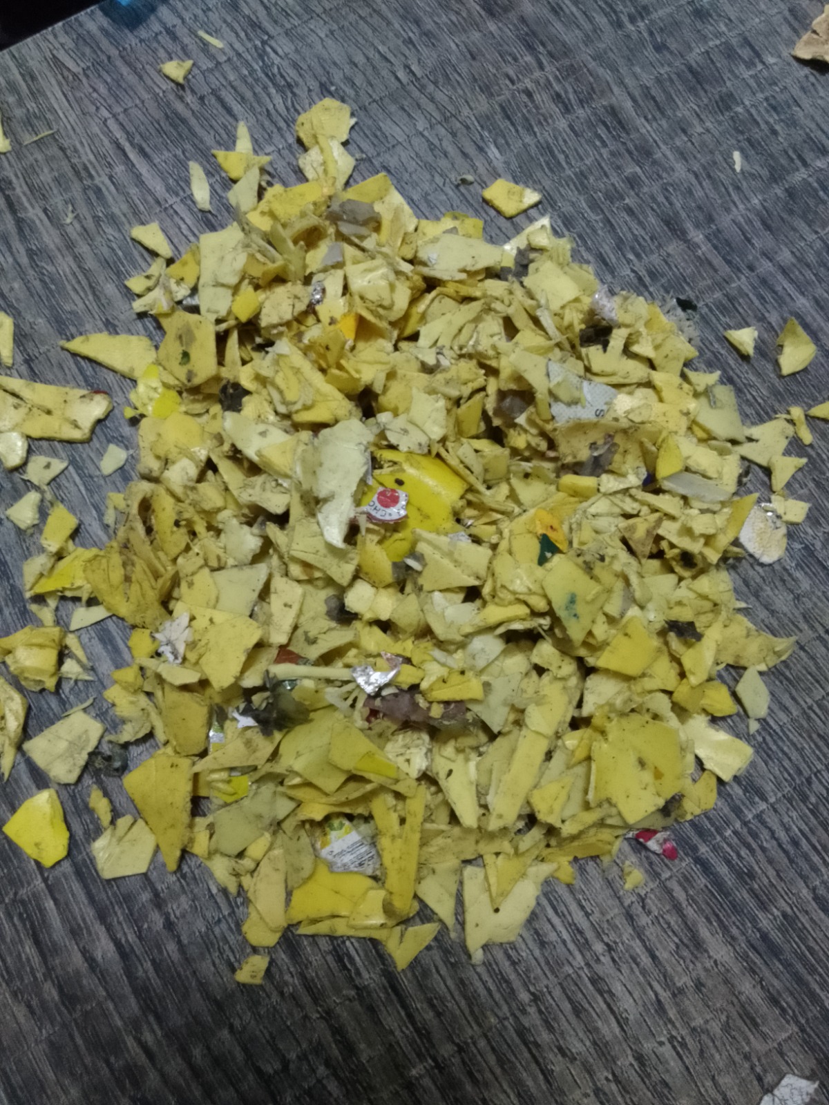 5. Crushed HDPE Yellow flakes